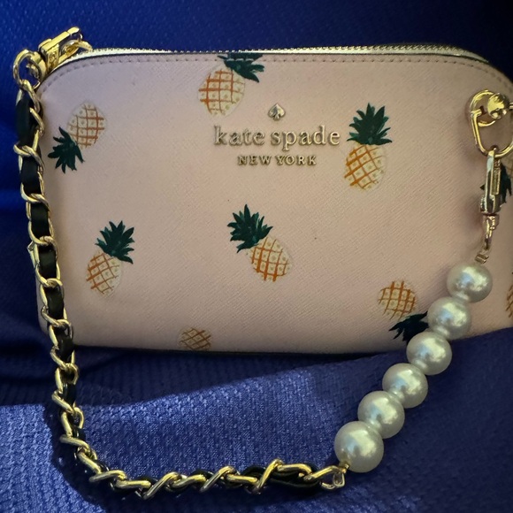 Kate Spade repurposed pineapple 🍍 makeup bag. So cute!! - Picture 2 of 5